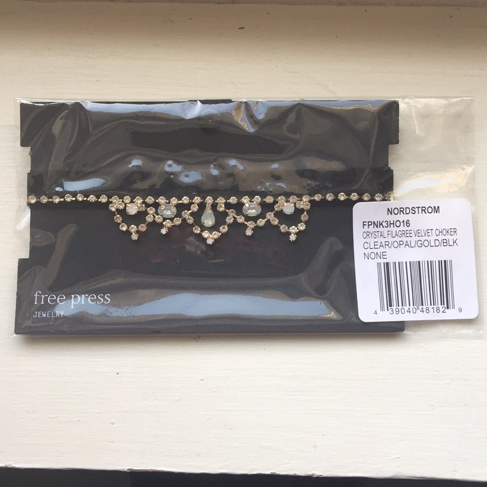 Black velvet choker